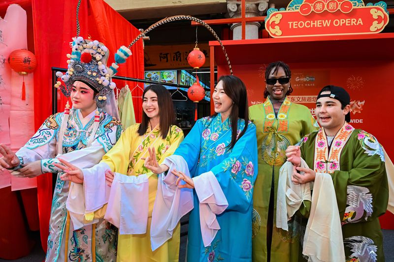 在广东邂逅更多春节“打开方式”